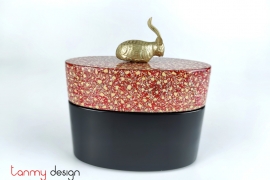 Small oval lacquer box with eggshell details, with deer on cap